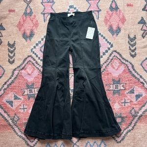 Free People Black flowing Flare Cropped Jeans ⭐️ Size 26